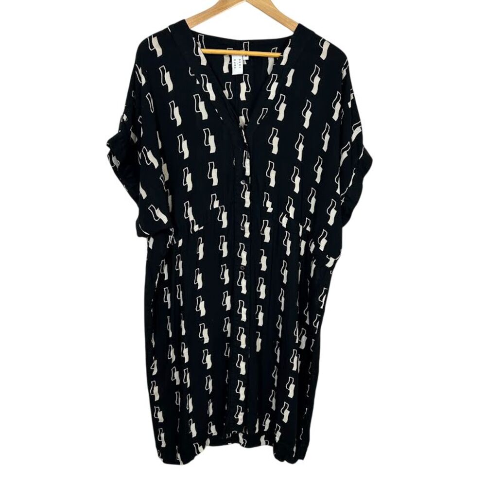 Osei-Duro Button Front Midi Dress M Black Geomteric Print Short Sleeve Rayon